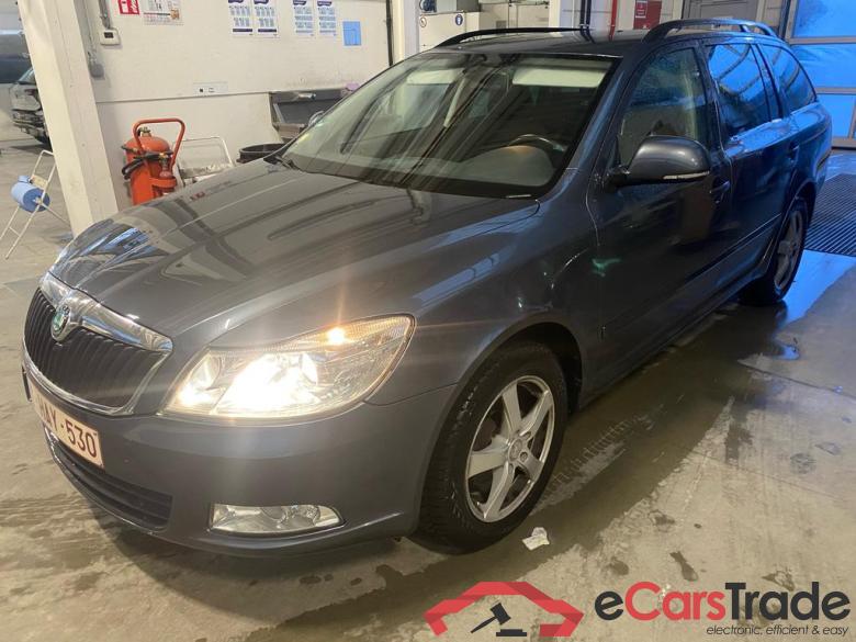 SKODA Octavia Combi O COMBI A5 AMBI 1,6CR 77KW 105CV 5V DPF #1