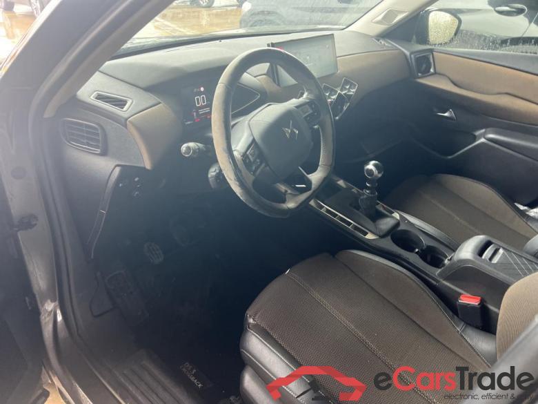 DS DS 3 Crossback / 2018 / 5P / todoterreno PureTech 73 kW Manual SO CHIC #3