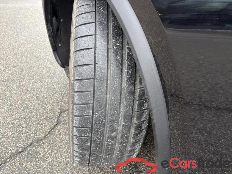 PORSCHE e-Macan Macan 4 #4