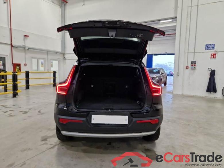 VOLVO XC40 / 2017 / 5P / SUV T3 AUTOMATICO MOMENTUM PRO #5