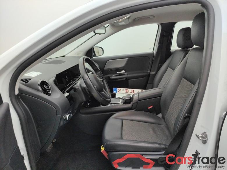 Mercedes-Benz GLA GLA 180 d Business Solution Essential 5d #3