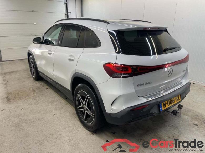 MERCEDES-BENZ EQA 300 4M. Bns Sol. AMG #6