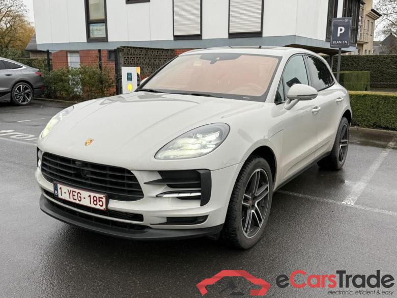 PORSCHE Macan Macan #1