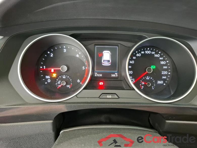 VOLKSWAGEN Tiguan / 2016 / 5P / SUV 2.0 TDI 150 DSG7 Confortline Business #6