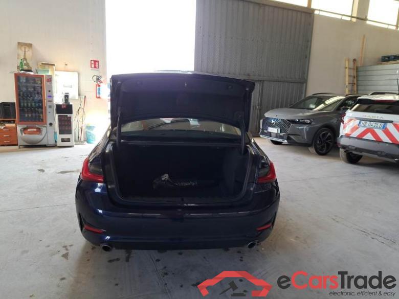 BMW SERIE 3 / 2018 / 4P / BERLINA 318D 48V BUSINESS ADVANTAGE AUTO #5