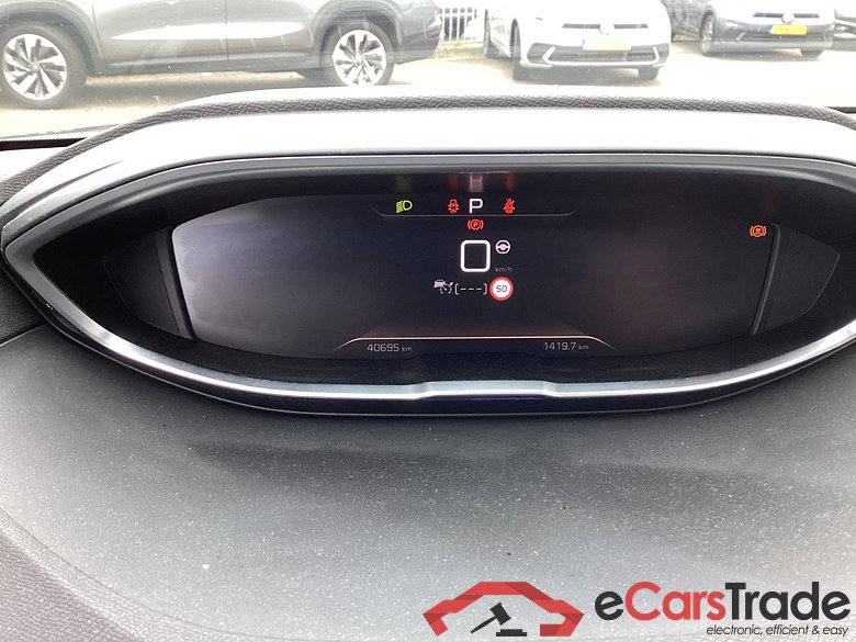 PEUGEOT 5008 1.2 Hyb. 136 GT #6