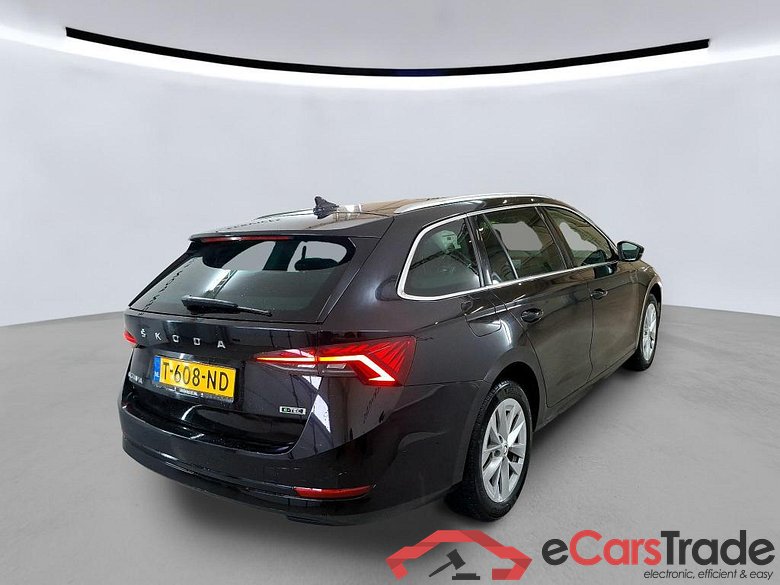 SKODA Octavia Combi 110 kW #5