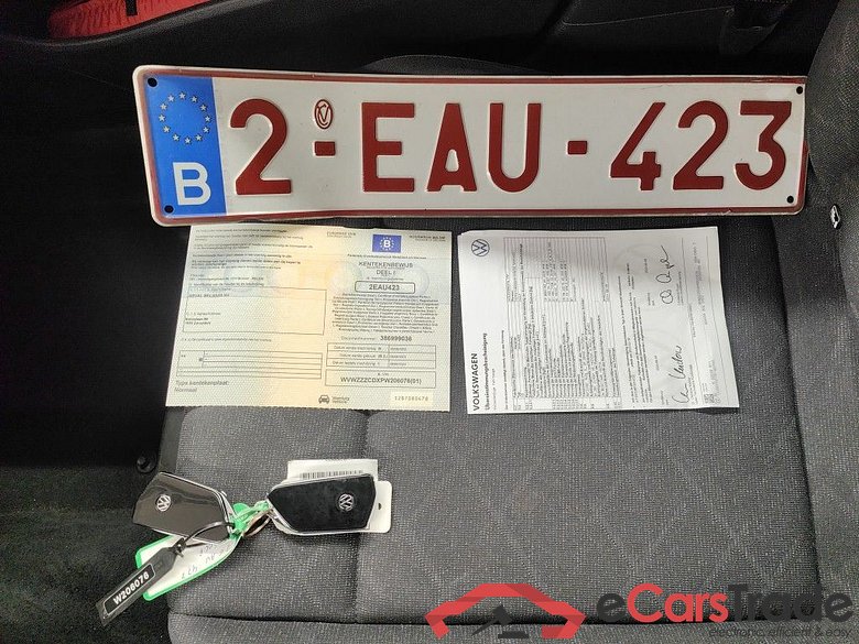 Volkswagen Golf VIII 1.0 eTSI 81kW Life Business DSG 5d #4