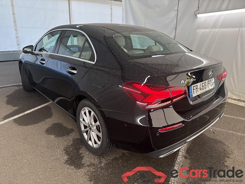 Classe A Berline / 2018 / 4P / Berline A 250 e Progressive Line 8G-DCT #2
