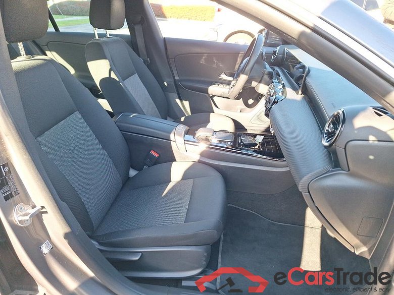 MERCEDES - MER CLA 180 d 116PK 7G-DCT Business Solution #3