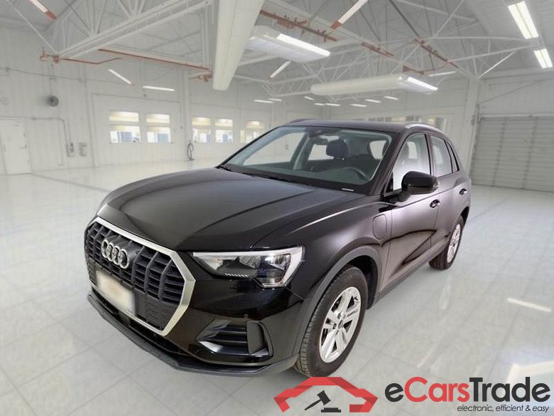 AUDI Q3 / 2018 / 5P / SUV 45 TFSI E S TRONIC BUSINESS #1