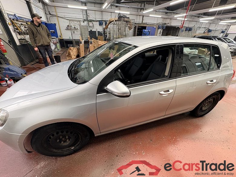 VOLKSWAGEN Golf VI Golf BlueMotion 1.6 l TDI 77 kW (105 PS)5-speed