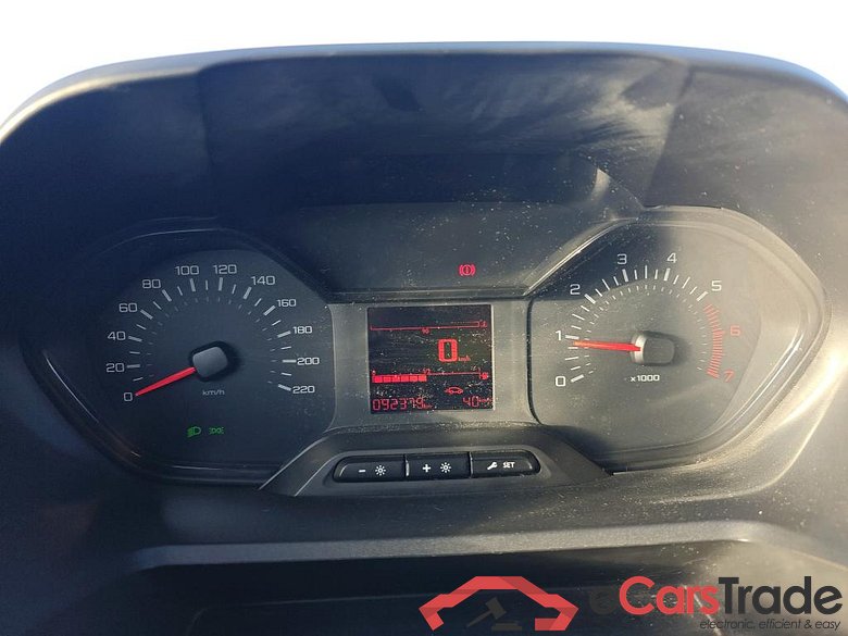 PEUGEOT Partner / 2018 / 3P / furgón derivado de turismo Pro Standard 600kg BlueHDi 73kW (AC) #4