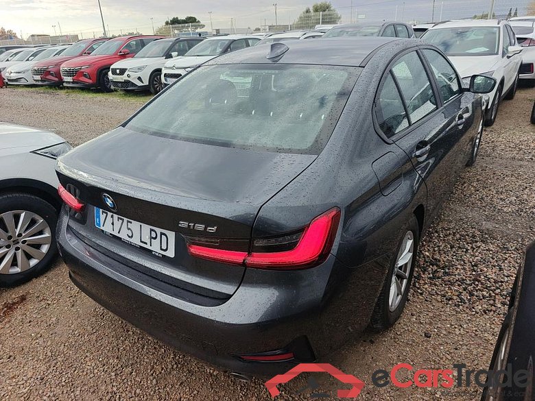 BMW Serie 3 / 2018 / 4P / sedán 318d Auto. #2