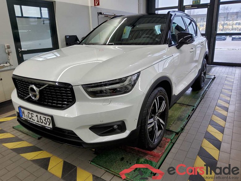 Volvo XC40 (2017->) DE - SUV5 B4 2WD EU6d, R-Design (EURO 6d), 2020 - 2022
