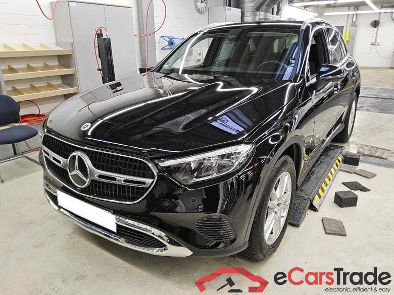 Mercedes-Benz GLC (BM 254)(06.2022->) DE - SUV5 GLC 200 EU6d, Avantgarde 4Matic (EURO 6d), 2022 - 2024 #1