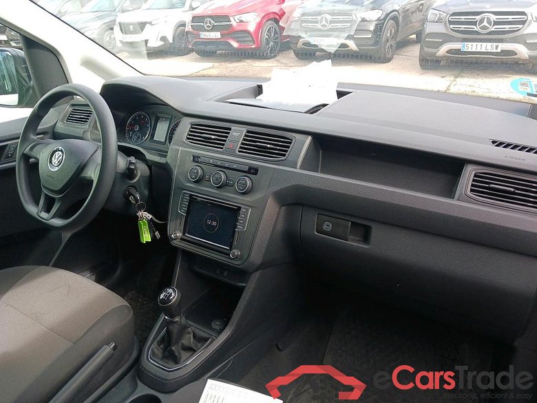 VOLKSWAGEN Caddy / 2015 / 4P / furgón derivado de turismo Profesional Maxi Furgón 1.4 TGI 81kW BM #3