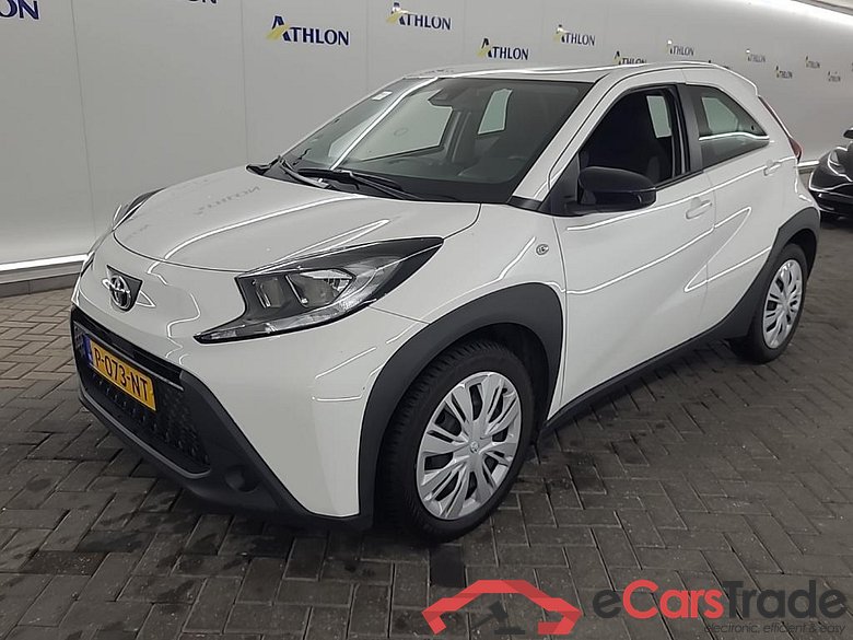 TOYOTA Aygo X 1.0 VVT-I MT play 5D 53kW #1