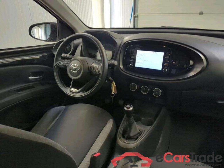 TOYOTA Aygo X 1.0 VVT-i MT Play #3