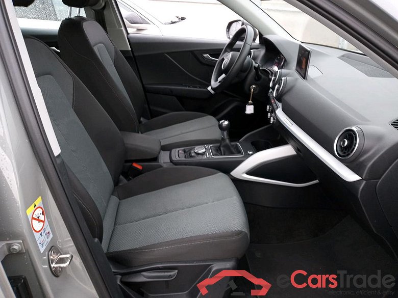 AUDI Q2 / 2016 / 5P / todoterreno Design 30 TFSI 85kW (116CV) #6