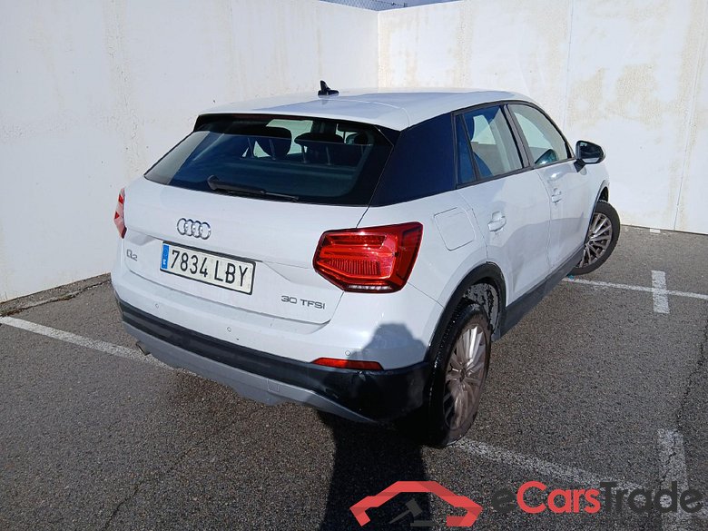 AUDI Q2 / 2016 / 5P / todoterreno Design 30 TFSI 85kW (116CV) #2