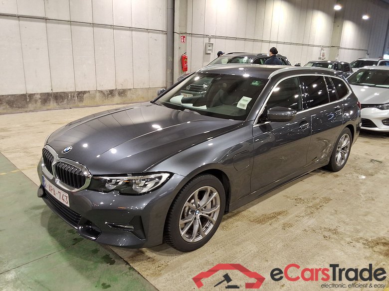 BMW 3 TOURING - 2019 330eA PHEV #1