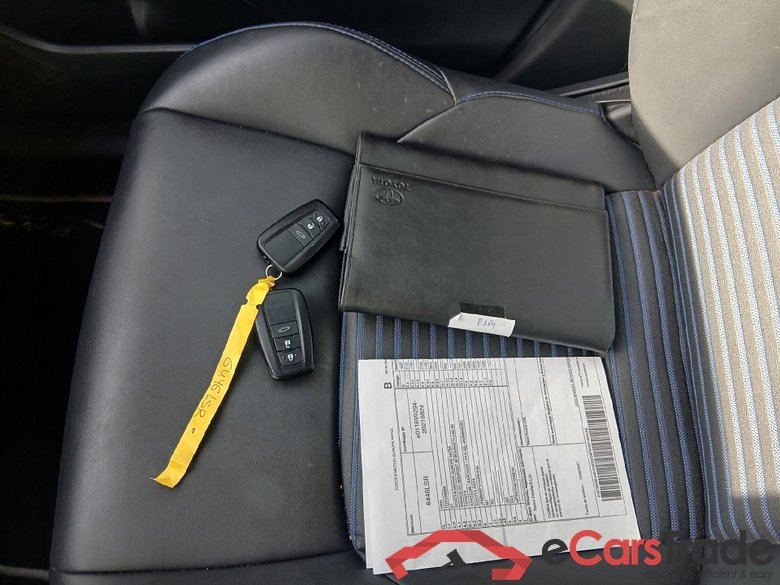 TOYOTA Rav4 / 2018 / 5P / todoterreno 2.5l 220H Style #5