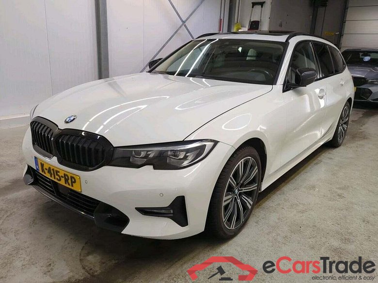 BMW 3-serie Touring 318d High Executive #1