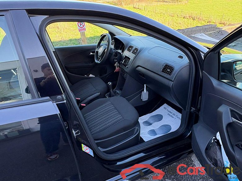 VOLKSWAGEN Polo Polo Trendline 1.4 TDI BlueMotion Technology 66 kW (90 ch) 5 vitesses manuel #2