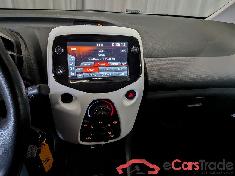 CITROEN C1 1.0 VTi Millenium #5