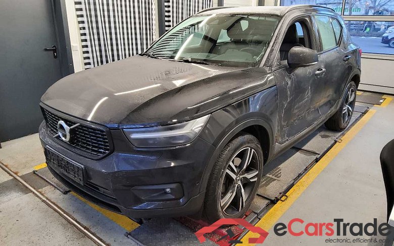 Volvo XC40 (2017->) DE - SUV5 B4 2WD EU6d, R-Design (EURO 6d), 2020 - 2022