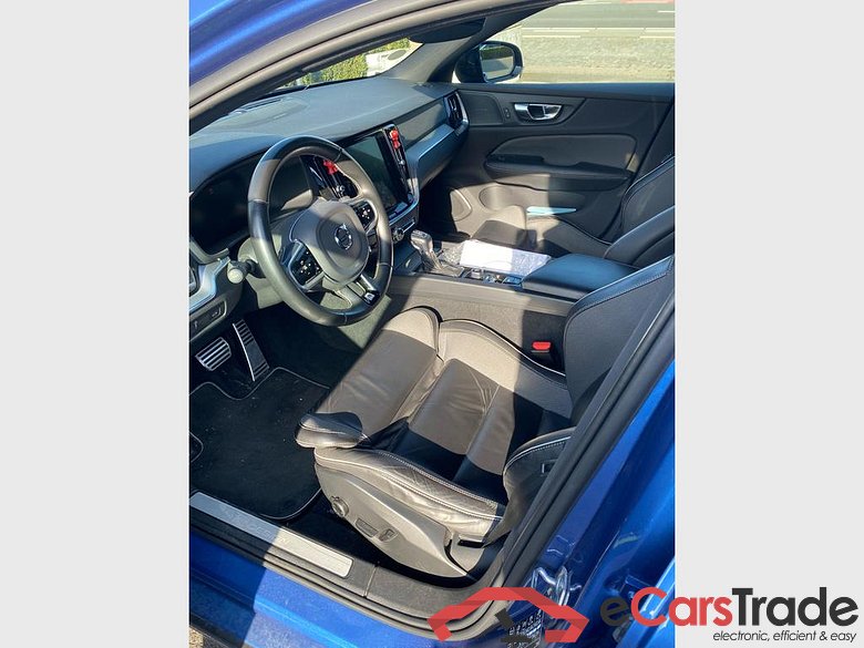 VOLVO V60 2.0 D3 R-Design Geartronic #3