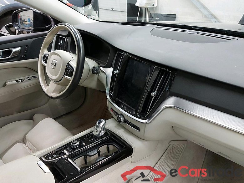 VOLVO - VOL V60 T8 PHEV 392PK 4x4 Geartronic Inscription Pack Xenium With Electric Driver Seat & IntelliSafe Pro & Light & Winter & Versatility & Park Assist & Pilot & Camera   * HYBRID * #3