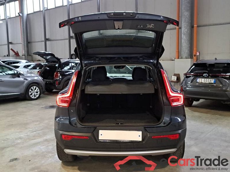 VOLVO XC40 / 2017 / 5P / SUV T5 PLUG-IN HYBRID AUTO RECH INSCRIP EXPR #5