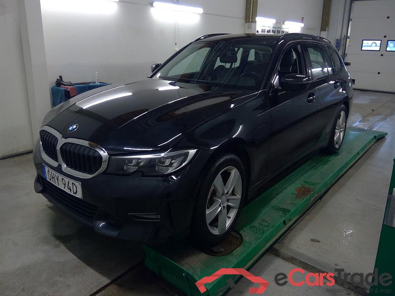 330e Tour. Connect.Edit. Aut