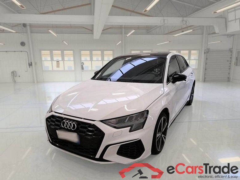 AUDI A3 / 2020 / 5P / BERLINA 45 TFSI E S TRONIC S LINE EDITION S.BACK