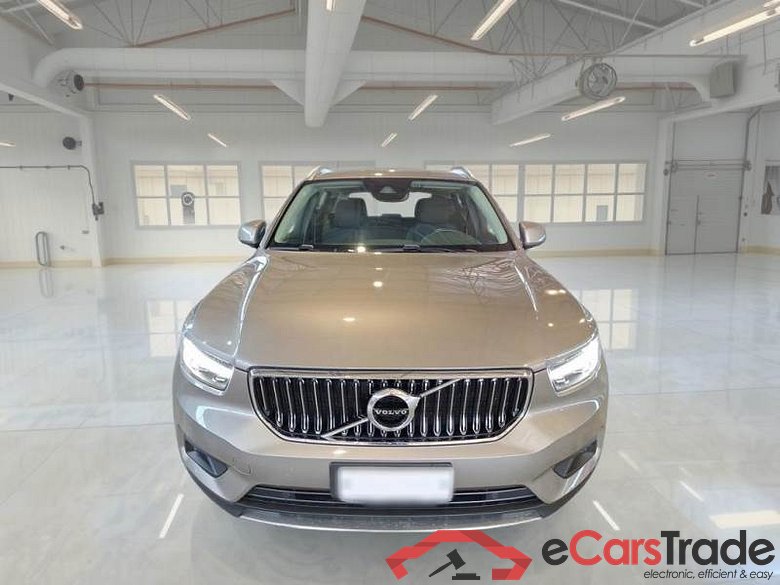VOLVO XC40 / 2017 / 5P / SUV T5 PLUG-IN HYBRID RECH INSCRIP EXPR #6