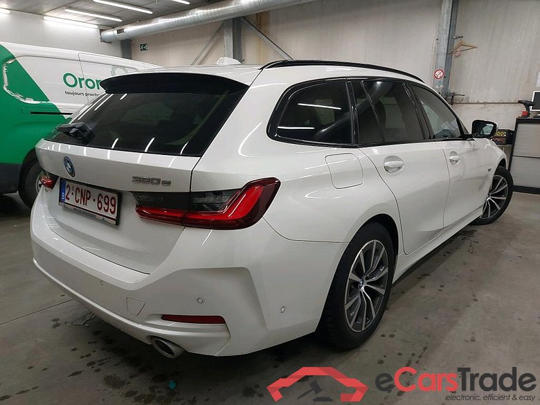 BMW - BMW 3 TOURING 320e 204PK Pack Innovation With Driving Assistant Pack & Sport Seats & Active Cruise Control & Parking Assistant Pack * HYBRID * #2