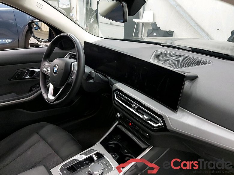 BMW - BMW 3 BERLINE 318dA 136PK With Heated Seats & Active Cruise Control & 18 Inch Alloy #3