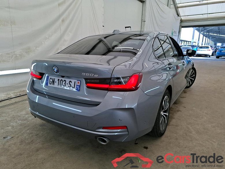 BMW Série 3 Berline / 2022 / 4P / Berline 320e 204ch Business Design BVA8 Hybride #3
