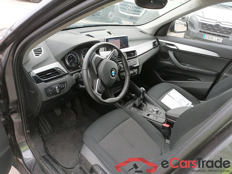 BMW X1 / 2019 / 5P / todoterreno sDrive18d #3