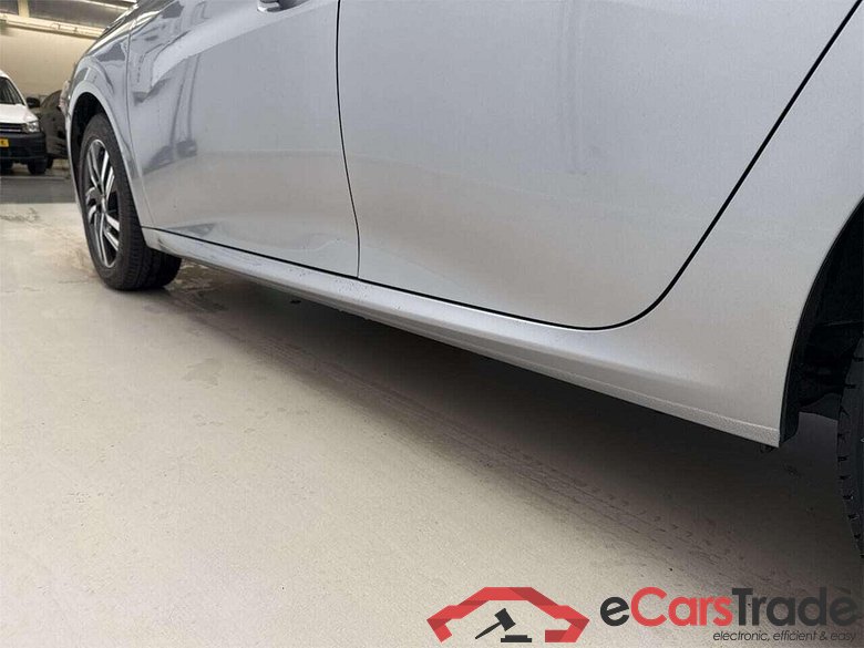 PEUGEOT 208 1.2 PT Allure #6