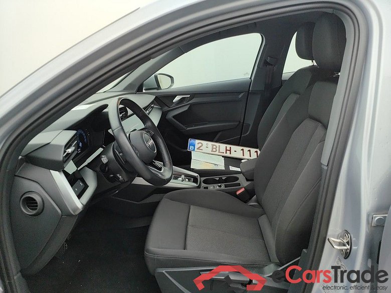 Audi A3 Sportback 2.0 35 TDi 110kW S tronic Business Edit. 5d #3