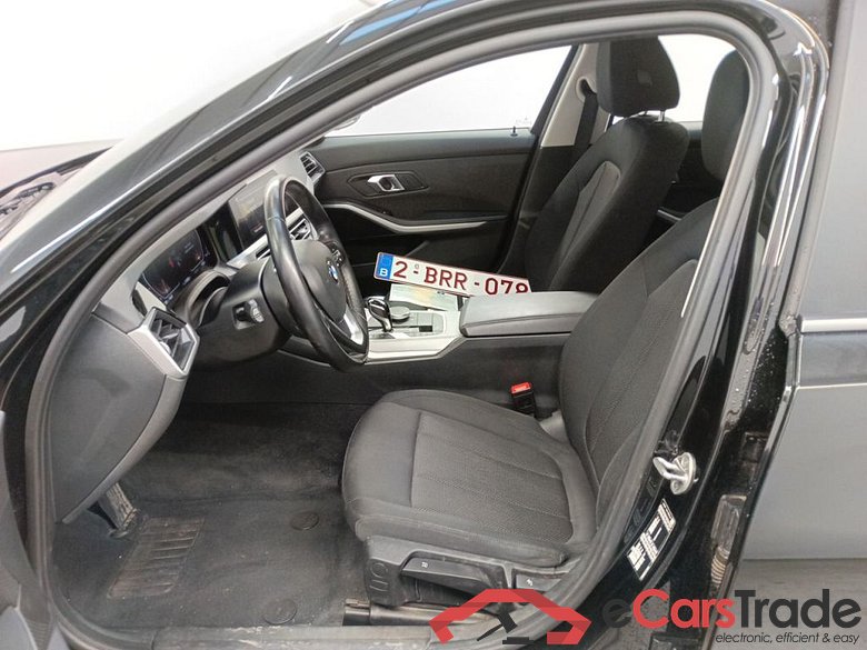 BMW 3 Reeks Berline 318dA (110 kW) 4d #3