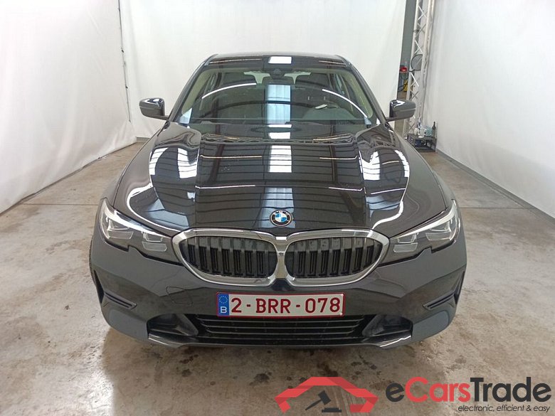 BMW 3 Reeks Berline 318dA (110 kW) 4d #5