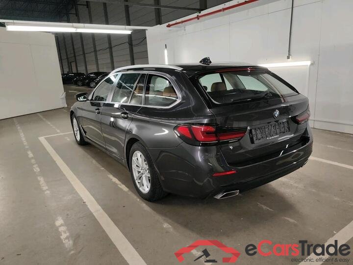 BMW 5 Reeks Touring 5 Reeks Touring 518d Aut. (100 kW) (Mild Hybrid) 100kW/136pk  5D/P Auto-8 #3