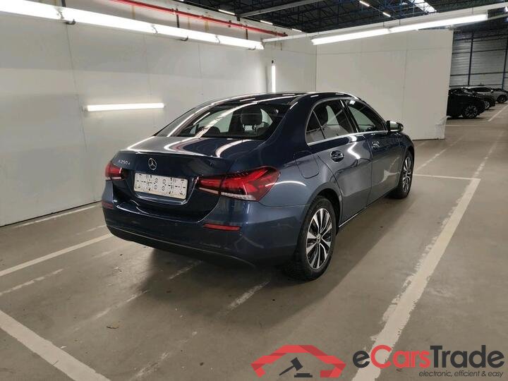 Mercedes A-Klasse Limousine A-Klasse Limousine A 250e Business Solution (PHEV) 160kW/218pk  4D/P Auto-8 #4