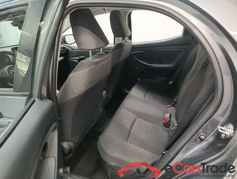 Toyota Yaris 1.5 VVT-i Hybrid Dynamic e-CVT 5d #3