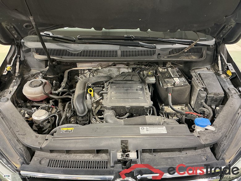 VOLKSWAGEN Touran 1.0 TSI Highline OPF (EU6.2) STOCK #6