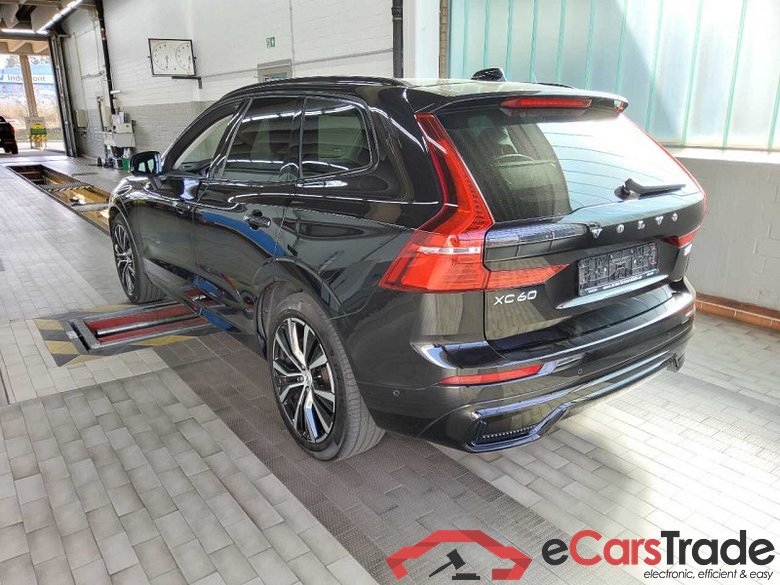 Volvo XC60 (03.2017->) DE - SUV5 B5 (Benzin) AWD EU6d, Ultimate Dark Mild-Hybrid (EURO 6d), (Facelift) #4